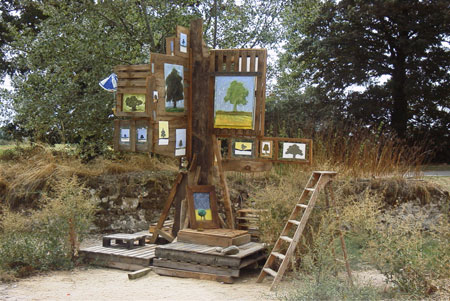 The tree with boards