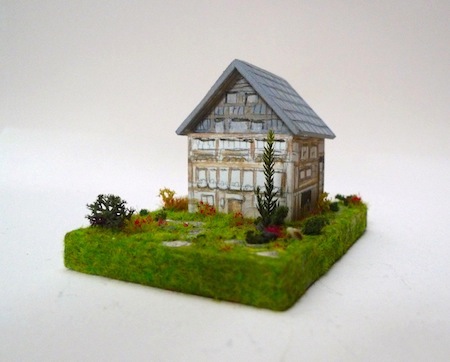 Boîte maison avec jardin