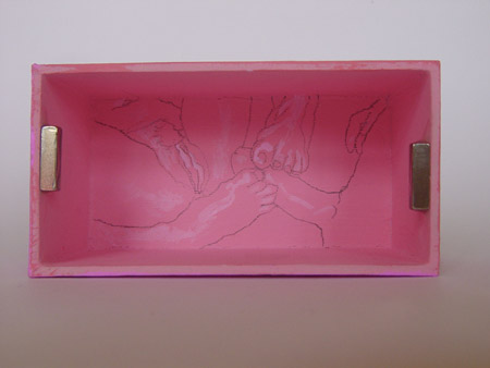 detail back pink box